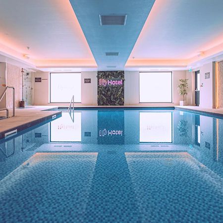 Hy Lytham St Anne'S Aparthotel Lytham St Annes Exterior foto The pool at the spa
