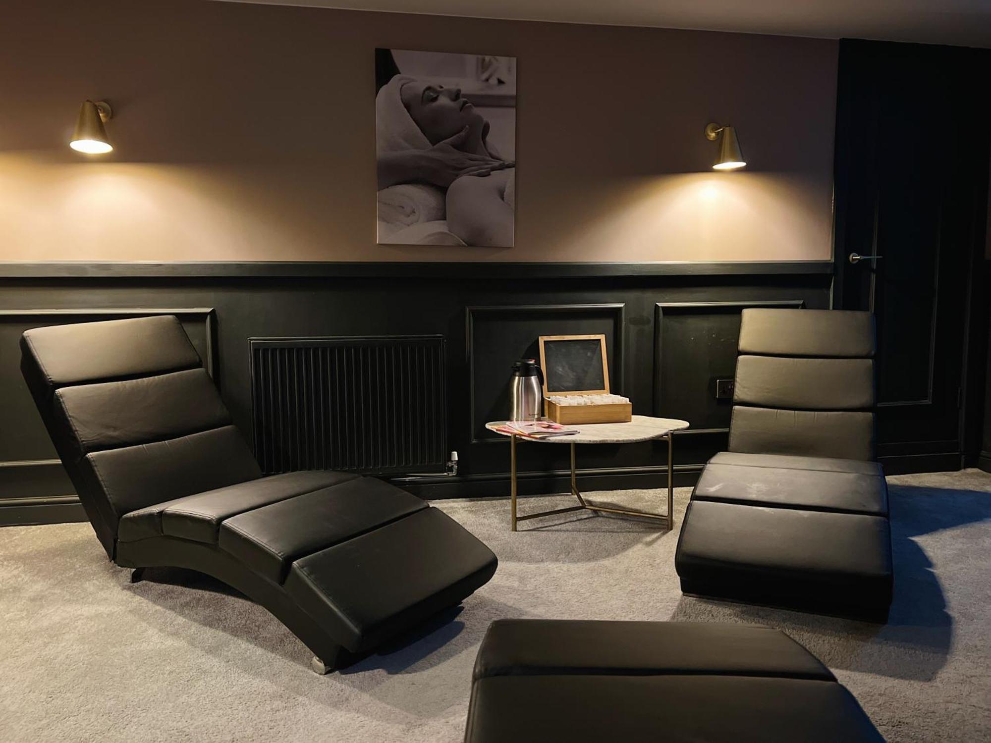 Hy Lytham St Anne'S Aparthotel Lytham St Annes Exterior foto A home theater