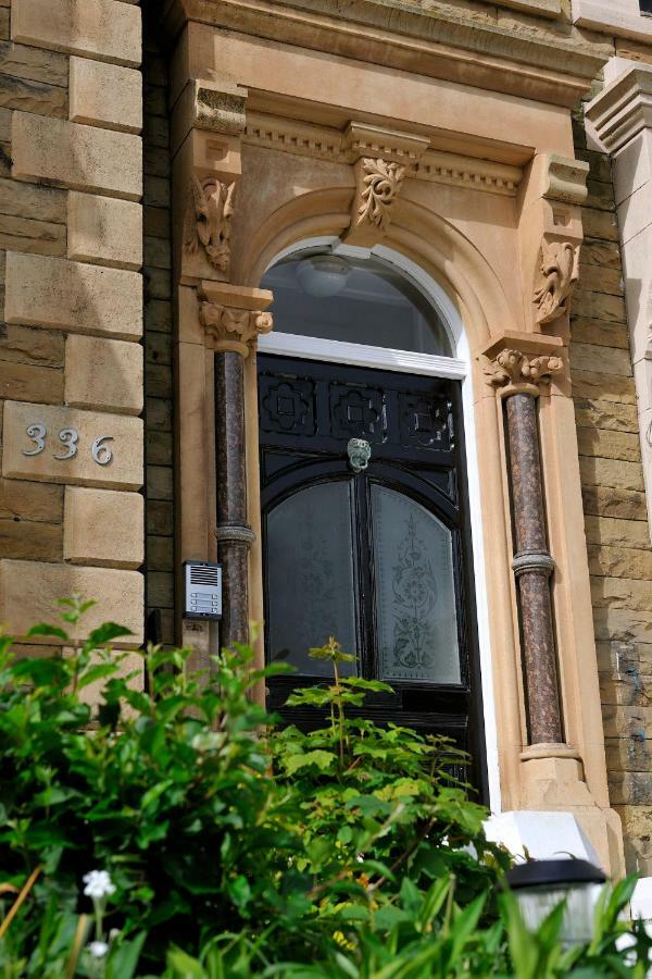 Hy Lytham St Anne'S Aparthotel Lytham St Annes Exterior foto The door of 336